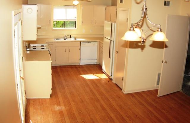 4337 Woodcrest Court Gallery 4