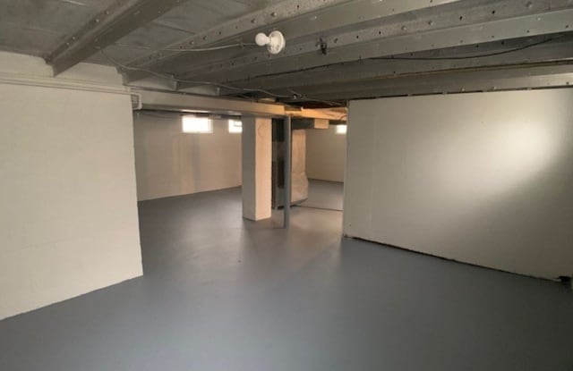 2560 South 77th Street Gallery 3