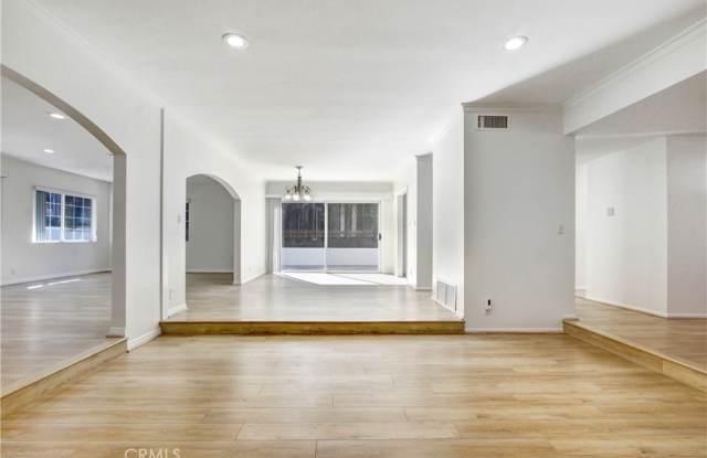 19500 Wells Drive Gallery 2