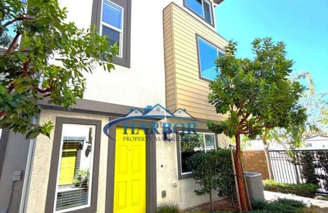 1215 Canoe Lane Gallery 1