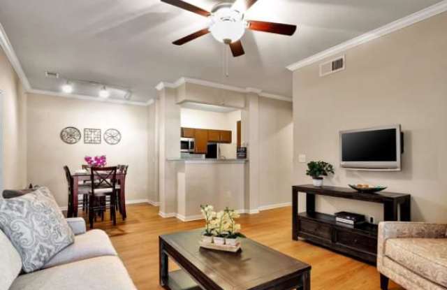 17667 Henderson Pass Gallery 1