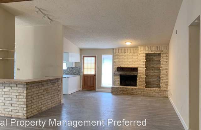 23406 Canyon Lake Dr Gallery 3