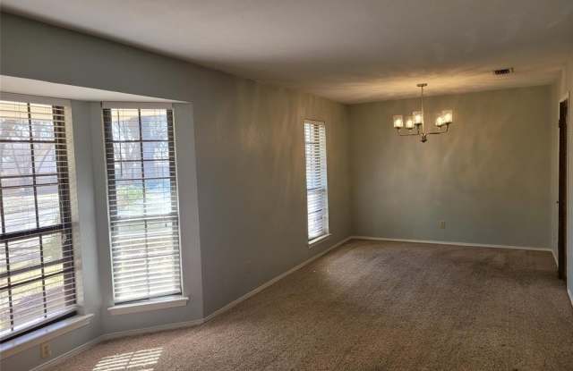 402 Azalea Drive Gallery 4