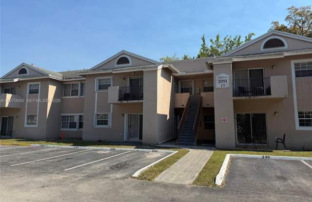 2091 NW 96th Ter photos photos