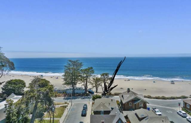 1205 East Cliff Drive Gallery 2