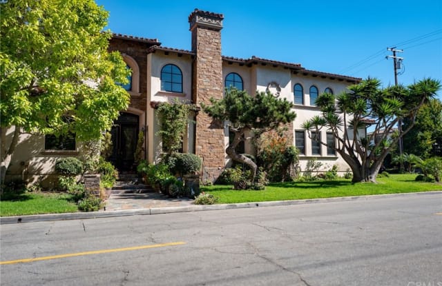 903 10th Street - 903 10th Street, Manhattan Beach, CA 90266