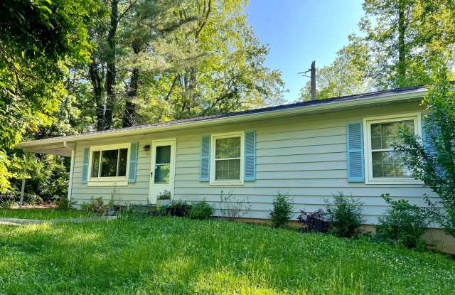 3 Bedroom home for rent in Hendersonville! photos photos