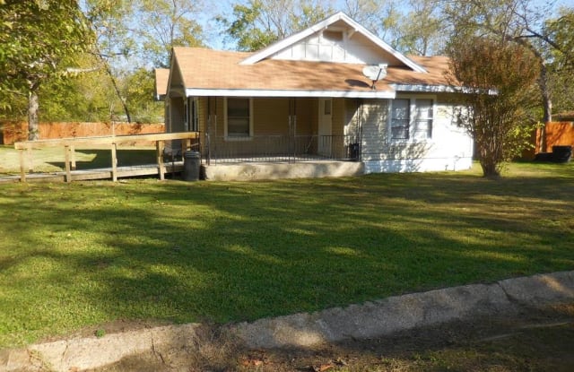941 E Paris Avenue - 941 East Paris Avenue, Cooper, TX 75432