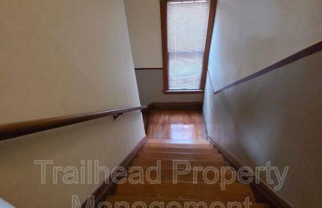 219 N Monroe Gallery 4