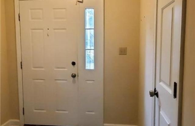 5918 King Charles Court Gallery 4