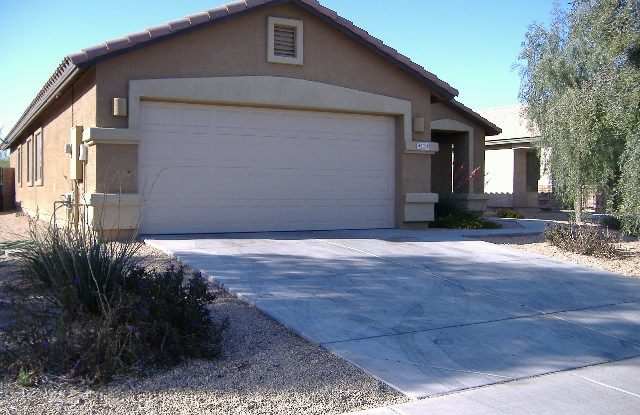 Spacious 4 Bed/2 Bath in Laveen - 5410 West Ian Drive, Phoenix, AZ 85339