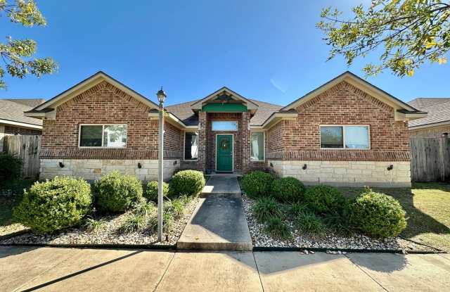 Spacious 4-Bed, 4.5-Bath Home in the Heart of the Baylor Bubble! photos photos