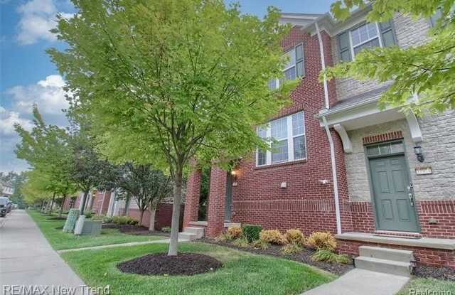 27976 Hopkins Drive Gallery 3