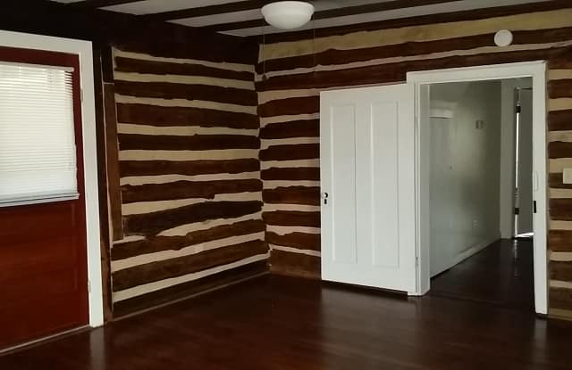 103 N. Cedar Gallery 4