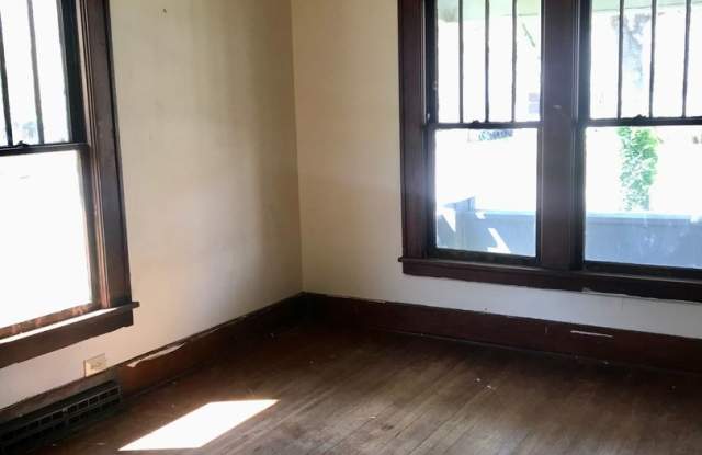 807 W. College photos photos