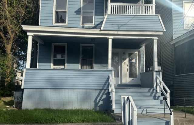 184 North Lake Avenue - 2 photos photos