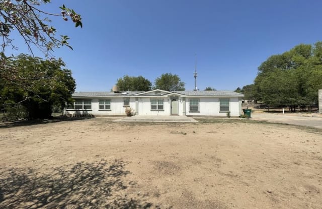 6001 Pryor Lane - 6001 Pryor Lane, Farmington, NM 87402