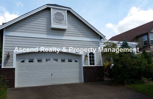 Price Improved! Bethany 4 Bed One Bed  Full Bath on Main Fenced Yard w/EV Charger Close to Schools  Shopping - 5290 Northwest Skycrest Parkway, Bethany, OR 97229