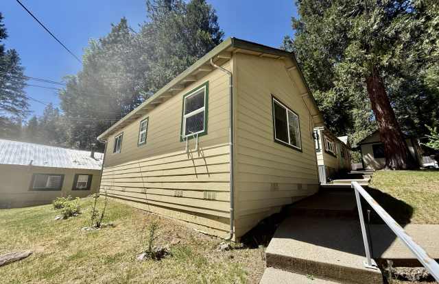 347 Nile Street - 13 photos photos