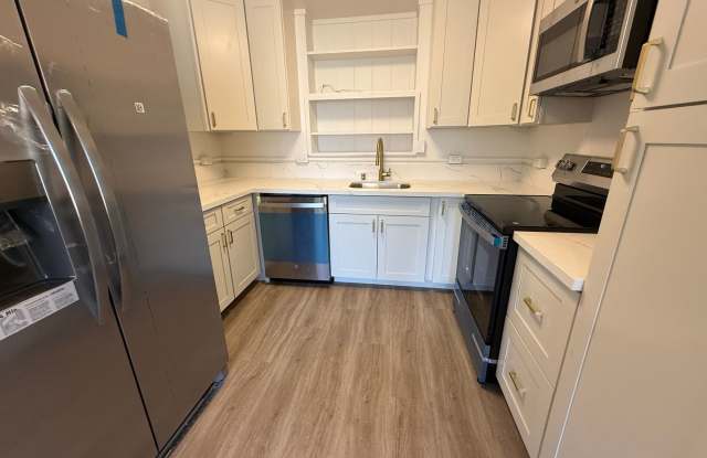 Fully Renovated 3-Bedroom Home with AC & Large Yard Gallery 3