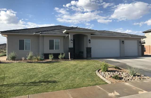 Little Valley - 4 Bed 2 bath with a 3 Car Garage!! Gallery 1