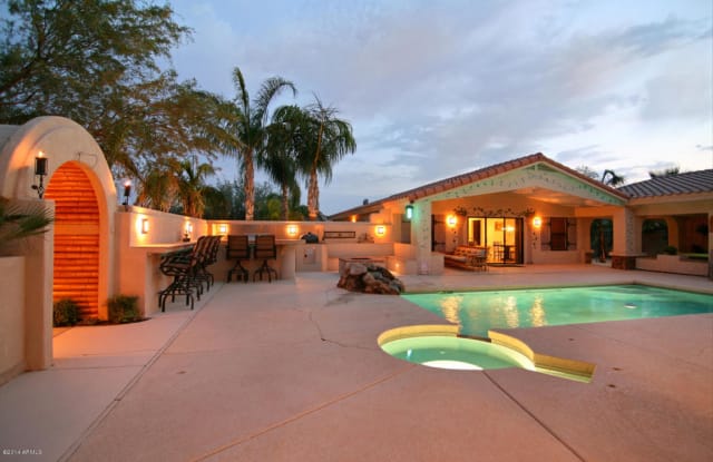 2321 W DESERT HILLS Drive Gallery 2
