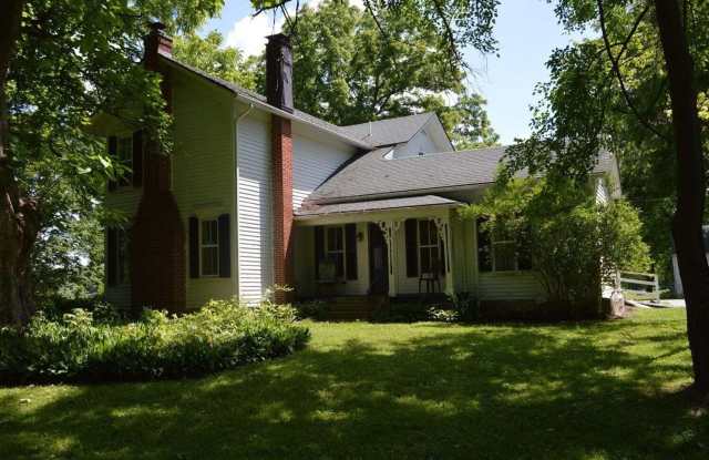 4561 N Lake Road Gallery 4