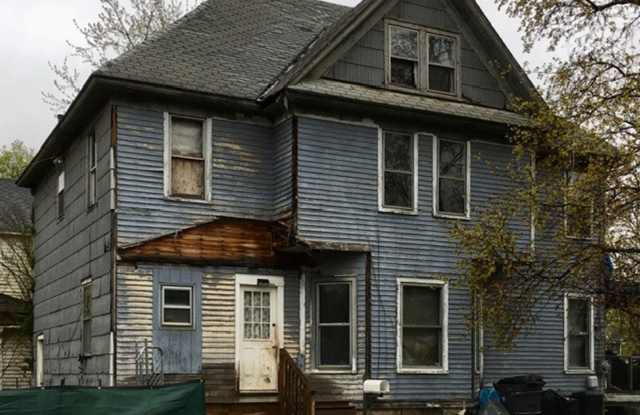 Value-Add, Multi-Story-Home in Newark photos photos Value-Add, Multi-Story-Home in Newark photos photos