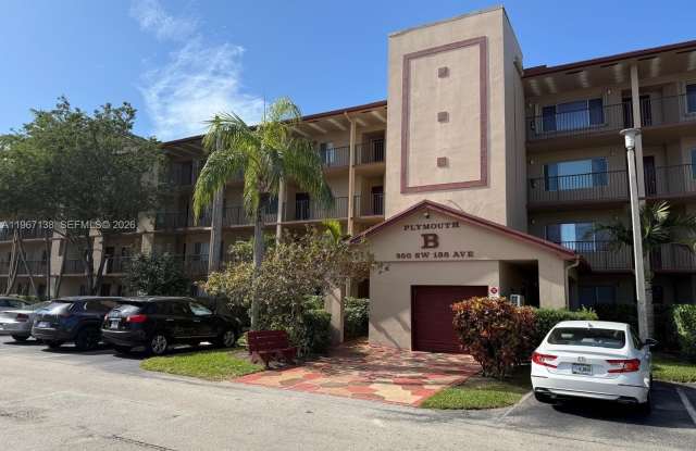 950 SW 138th Ave photos photos