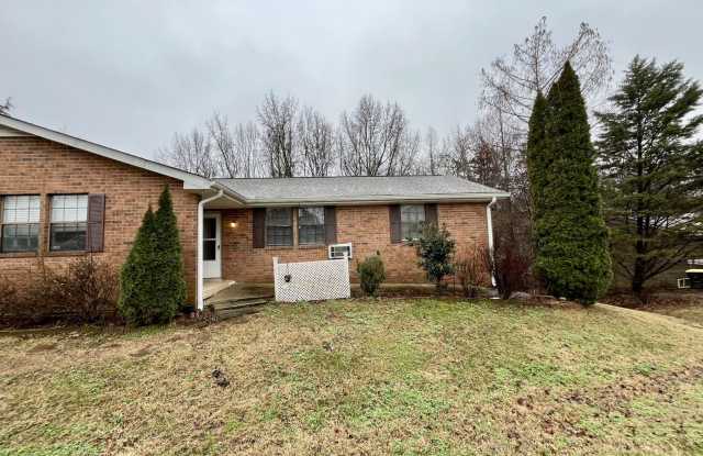 Great Hermitage Duplex with Excellent Storage Space! - 698 Frankfort Drive, Nashville, TN 37076