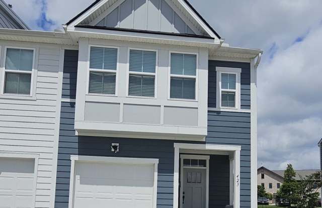 Bright  Stylish 3-Bedroom End-Unit Townhome photos photos