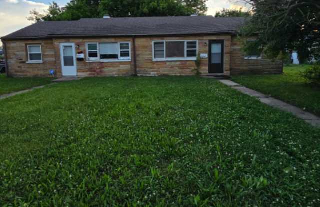 Two Bedroom Duplex located on the Eastside Near Arlington  and 21st Street ! photos photos