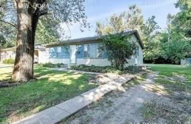 $895 - 2 bed 1 bath - Single Family Home Gallery 3
