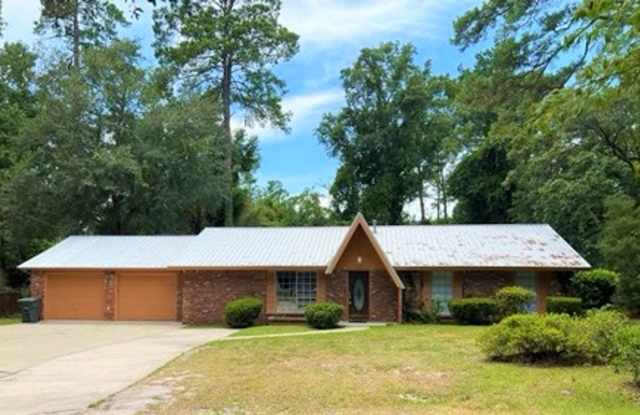 Gorgeous Home in the Heart Hinesville - 203 Fraser Street, Hinesville, GA 31313