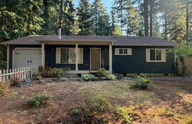 3 Bedroom 1 Bath 1 Car Garage Fenced in Back Yard Gallery 1