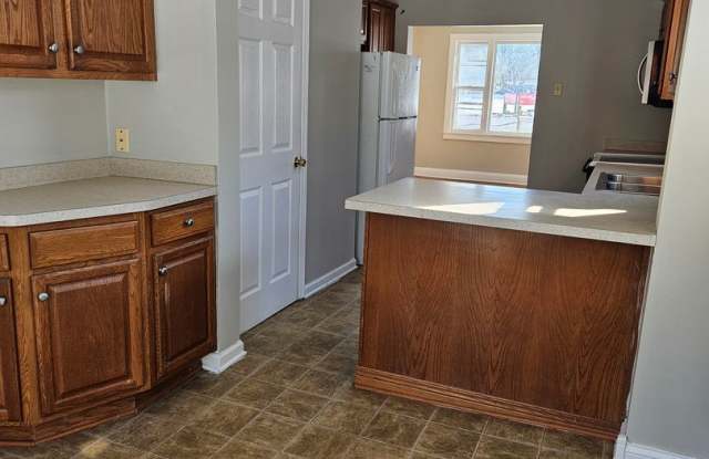 Large Cape Cod - 2789 Charlestown Road, New Albany, IN 47150