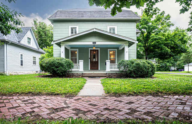 Spacious home on a corner lot photos photos