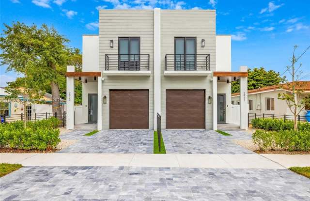 2921 SW 26th St photos photos