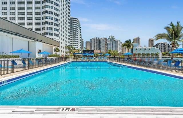 825 Brickell Bay Dr Gallery 2
