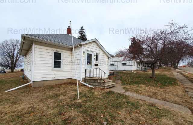 FOR RENT- 201 2nd St in Wellsburg *pets ok with conditions* photos photos