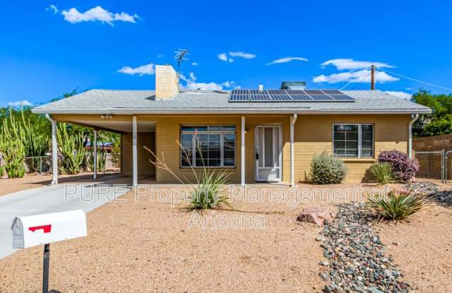 1534 E Griswold Rd photos photos