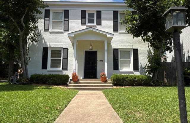309 W Dobbs photos photos