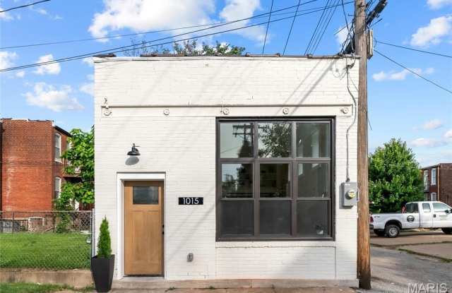 1015 Tower Grove Avenue photos photos
