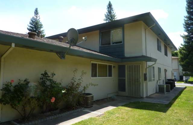 Two Story Fourplex Unit - On site Laundry, Carport, Ceiling Fans photos photos