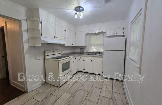 326 Pickett Place Gallery 2