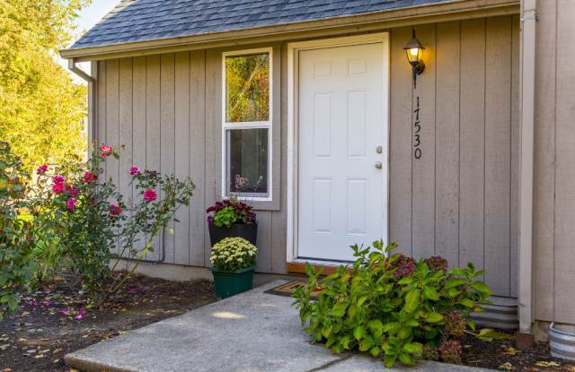 Townhouse style condo in Beaverton! photos photos