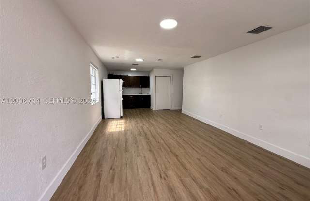 15741 NW 40th Ct Gallery 2