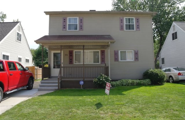 906 E Dallas Ave - 906 East Dallas Avenue, Madison Heights, MI 48071