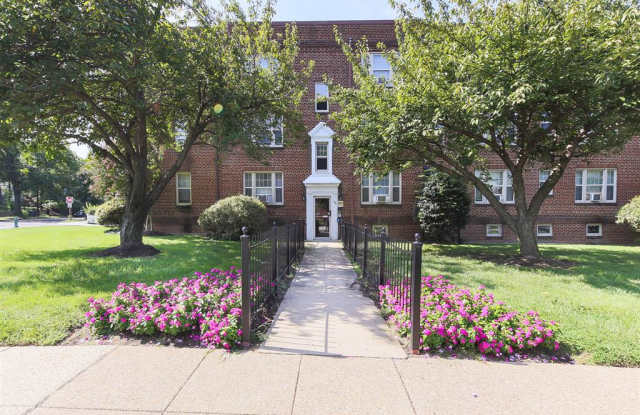 Randall Circle Gallery 1