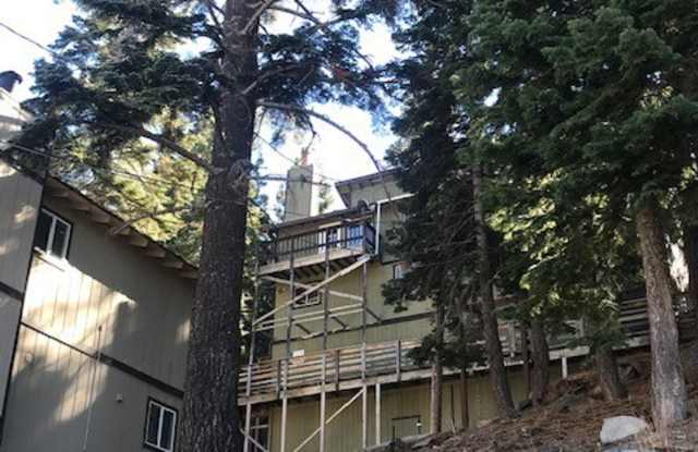 Two bedroom Two bath Condo close to the NV side of Heavenly South Lake Tahoe photos photos
